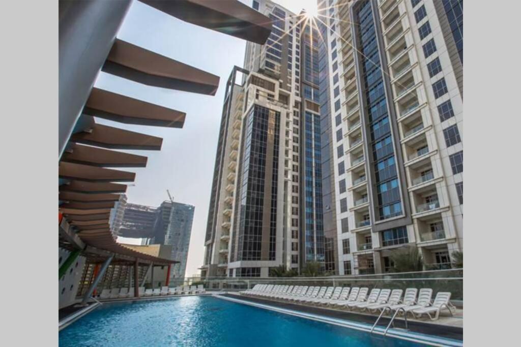 Higuests - Roomy Apt With Infinity Pool Close To Burj Khalifa Dubai Exteriör bild